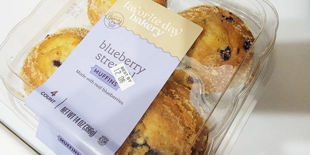 Food Review – Blueberry Streusel Muffins (Favorite Day Bakery)