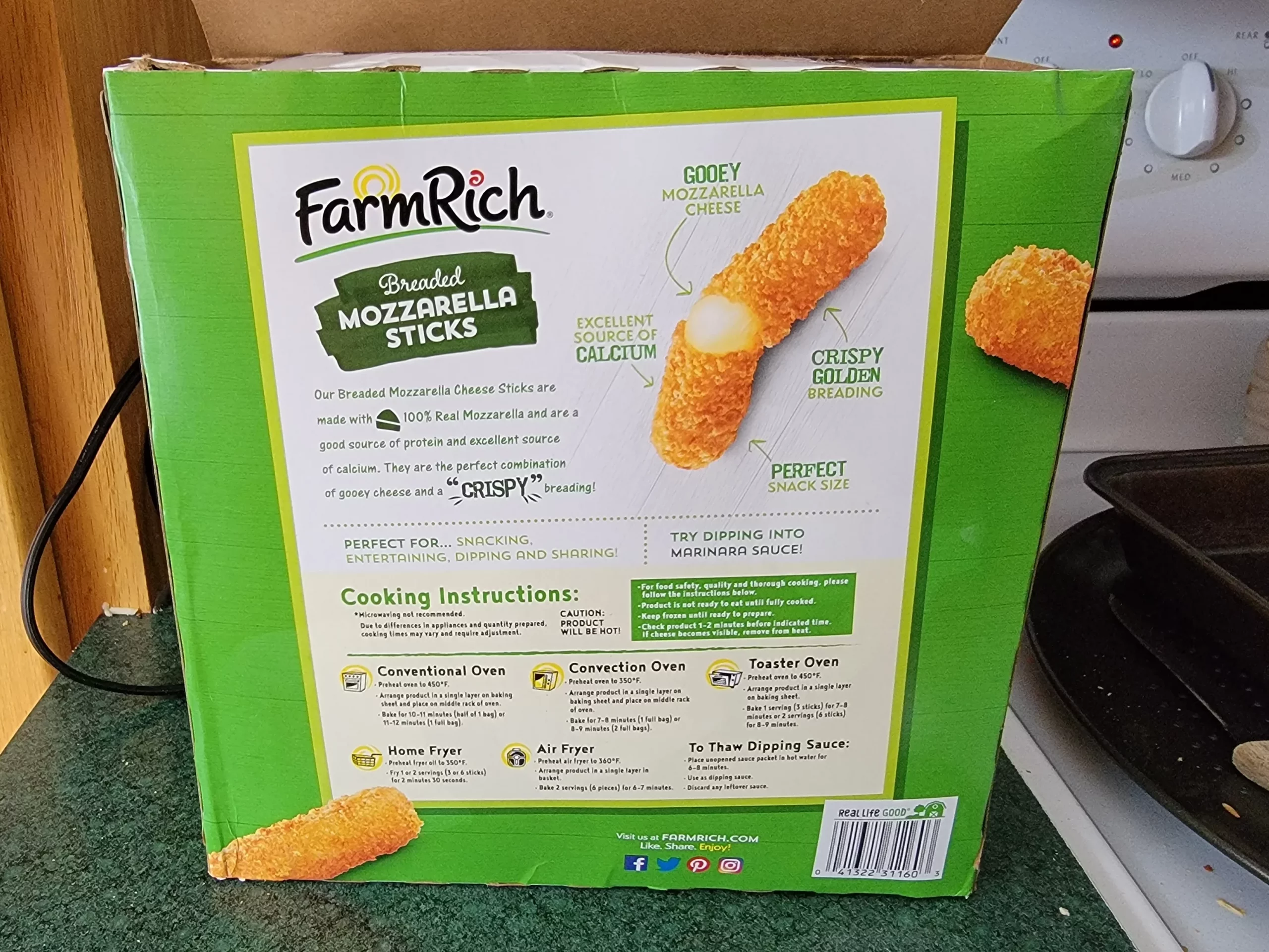 Back of Farm Rich mozzarella sticks box.